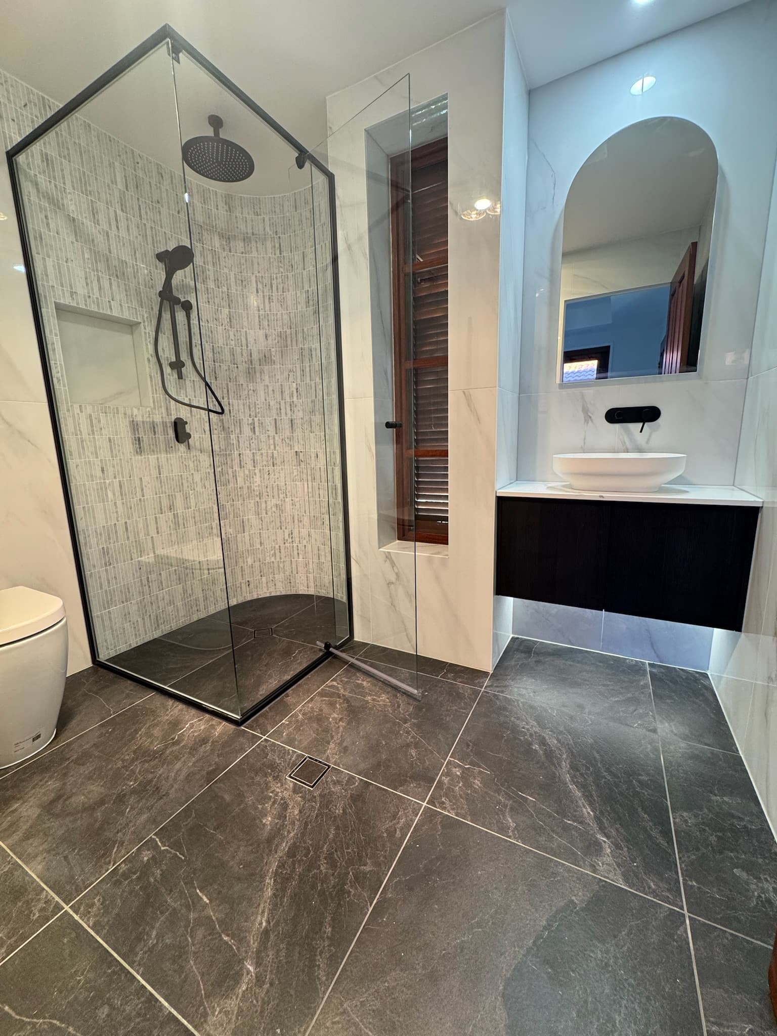 Custom Living Space & Ensuite — photo 4