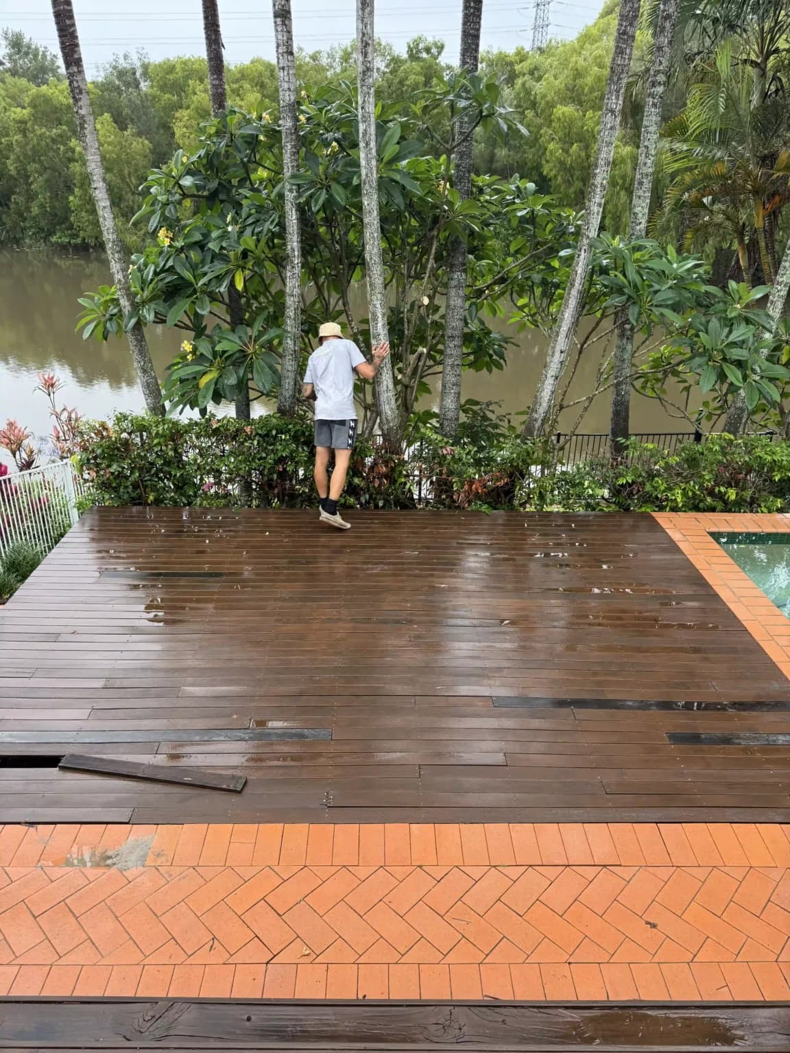 decks and outdoor living project photo 5