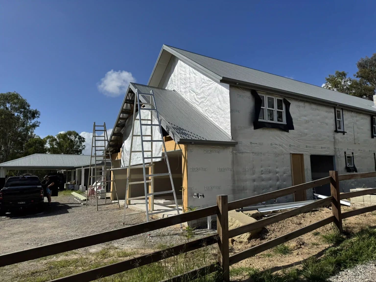 Premium Weatherboard Installation — photo 6
