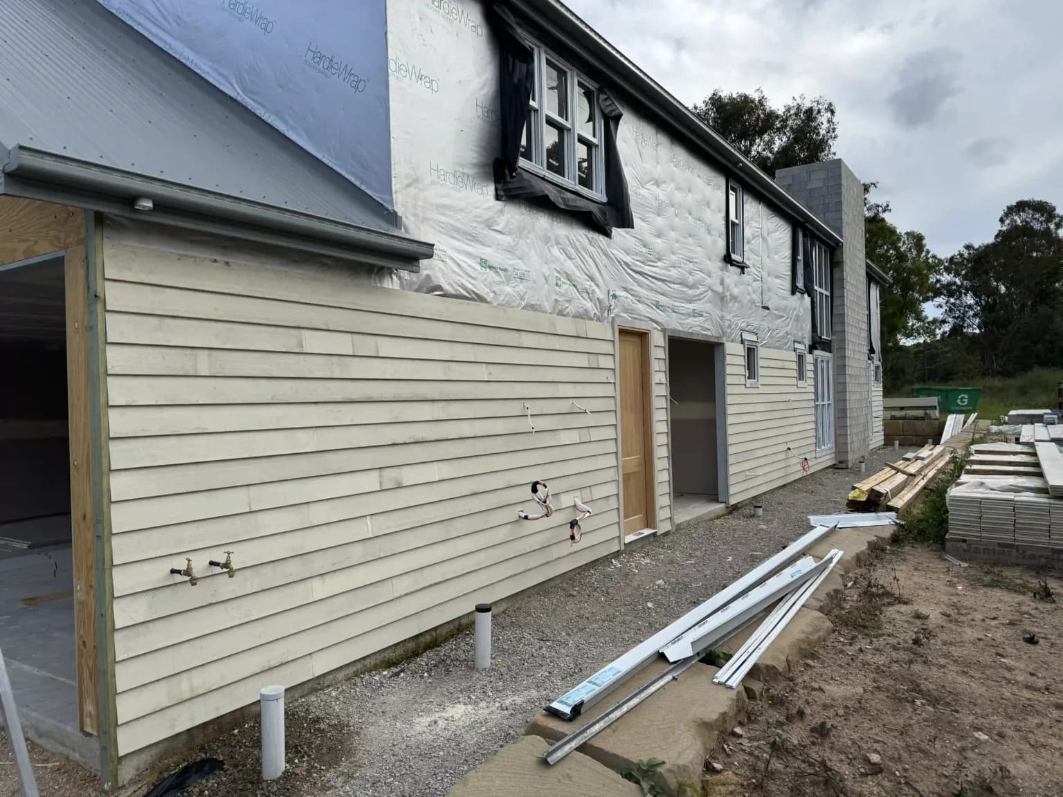 Premium Weatherboard Installation — photo 7