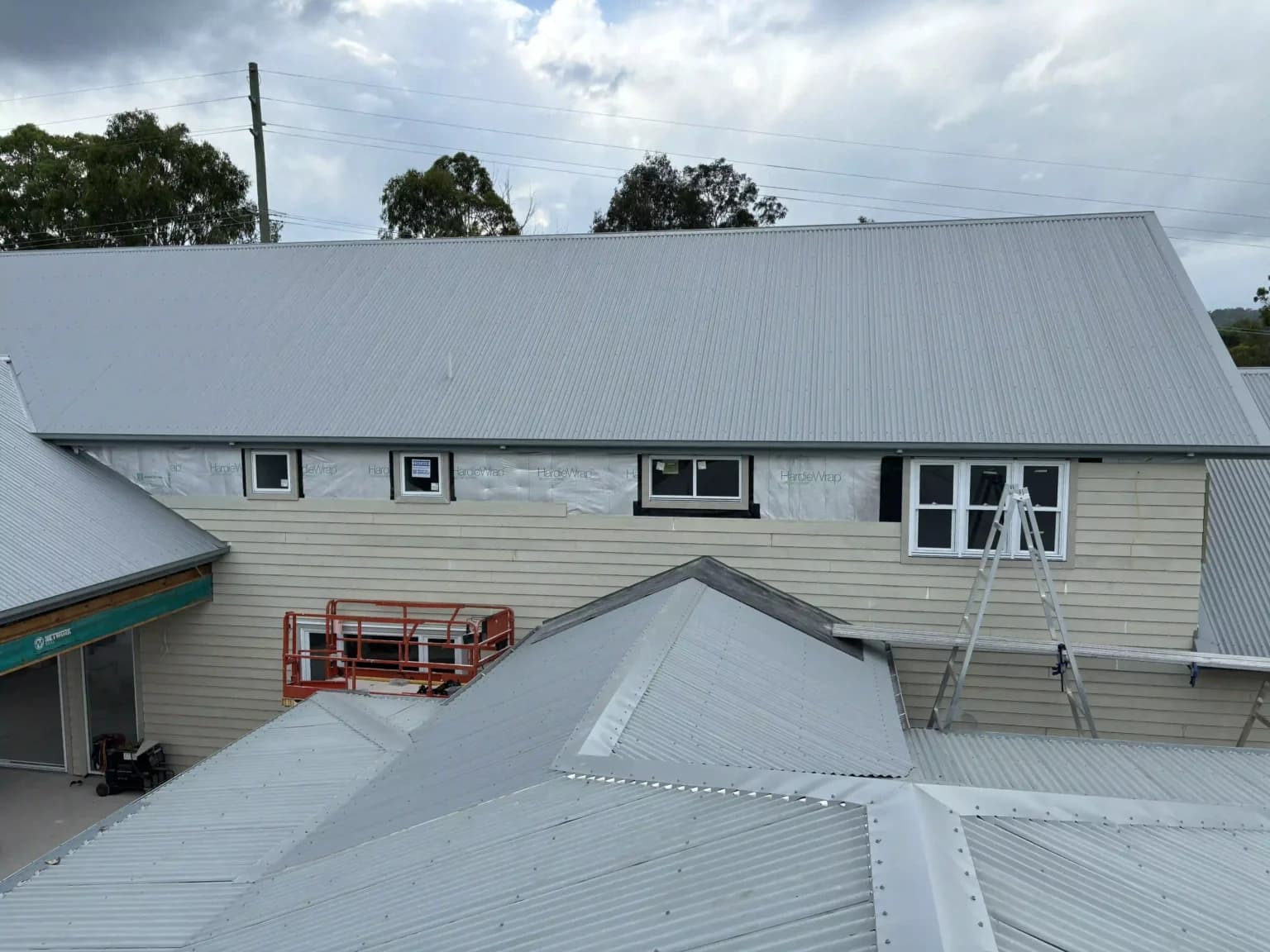 Premium Weatherboard Installation — photo 9