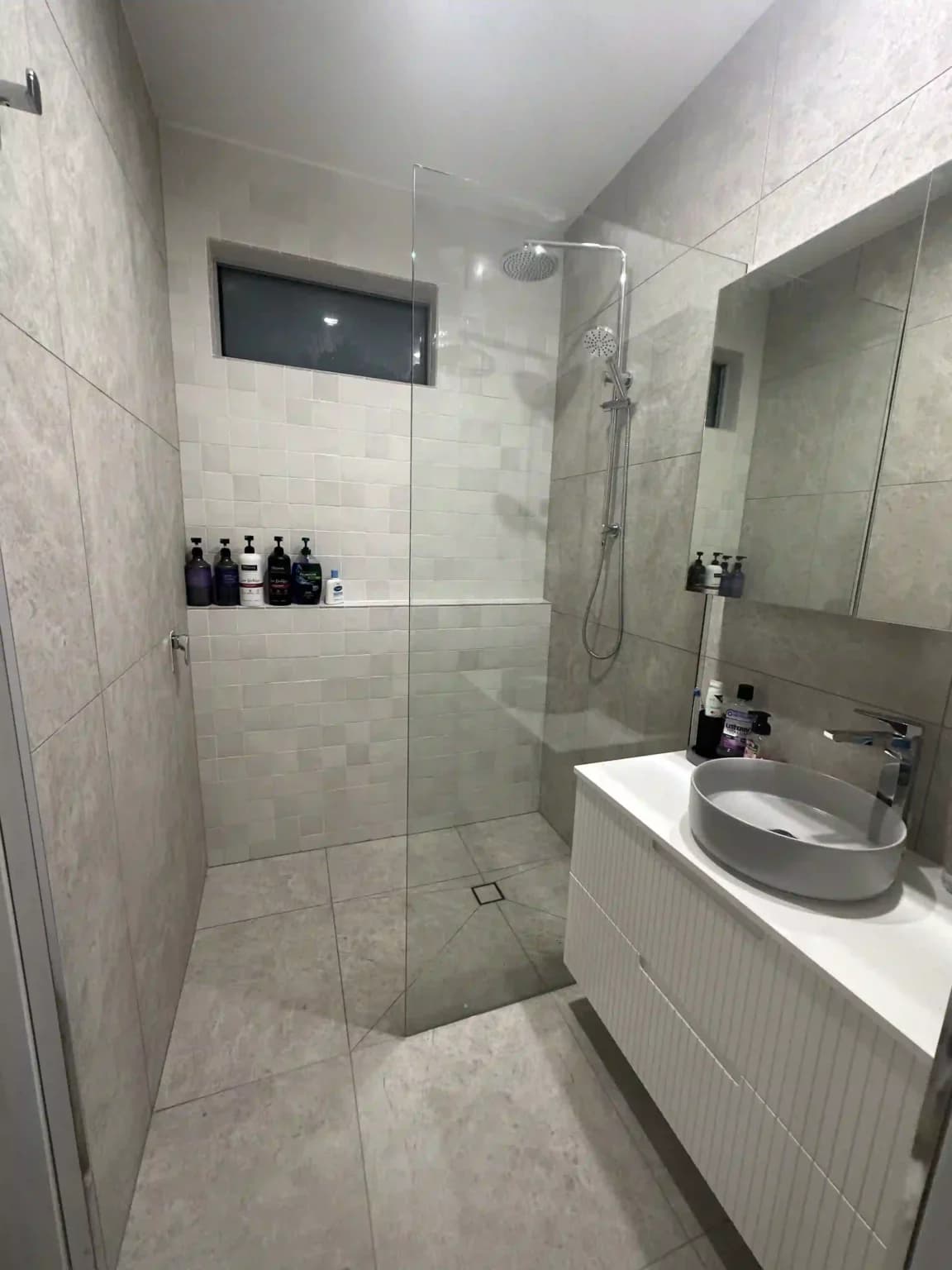 Palm Beach Ensuite & Laundry — photo 5