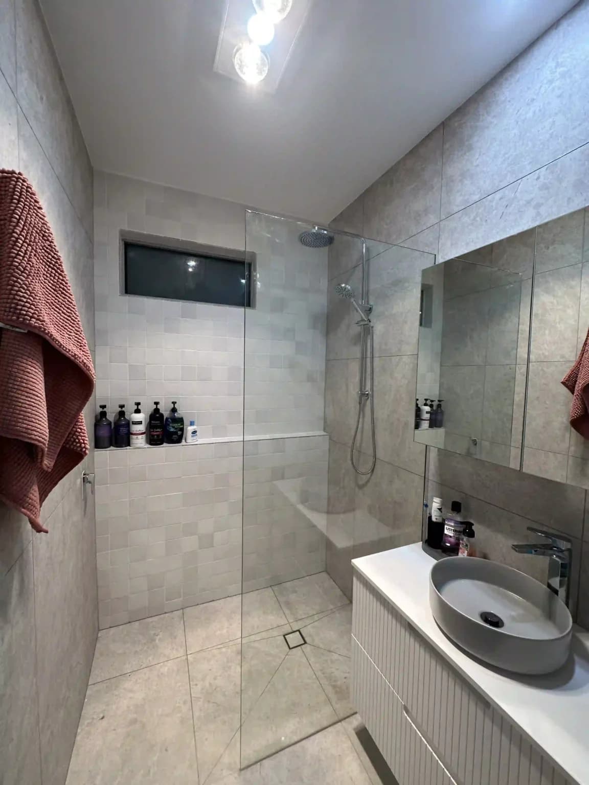 Palm Beach Ensuite & Laundry — photo 7